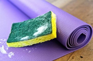 cleaning yoga mat